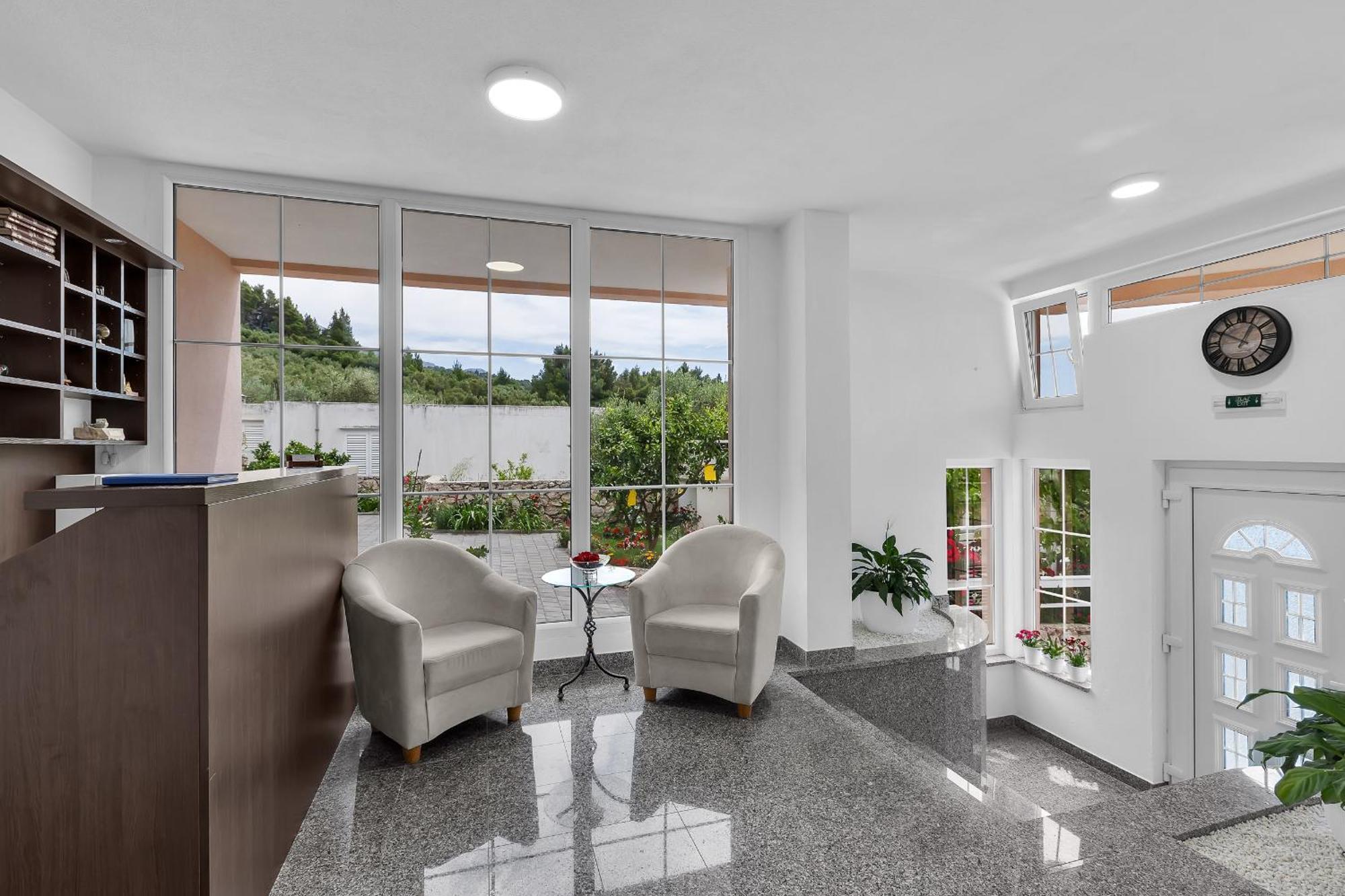 Apartments Villa Katarina Tučepi Buitenkant foto