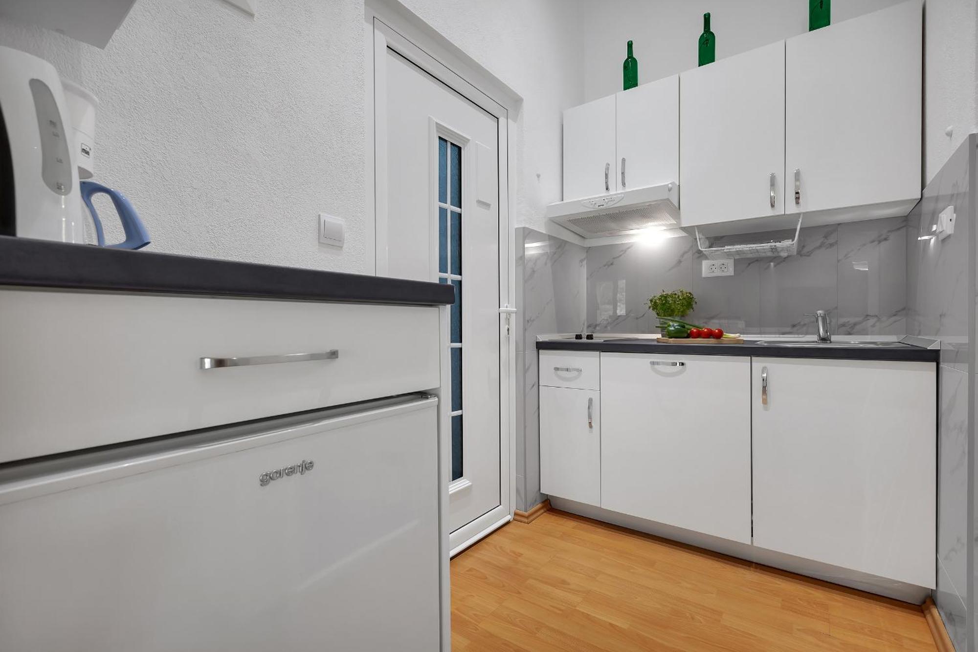Apartments Villa Katarina Tučepi Buitenkant foto