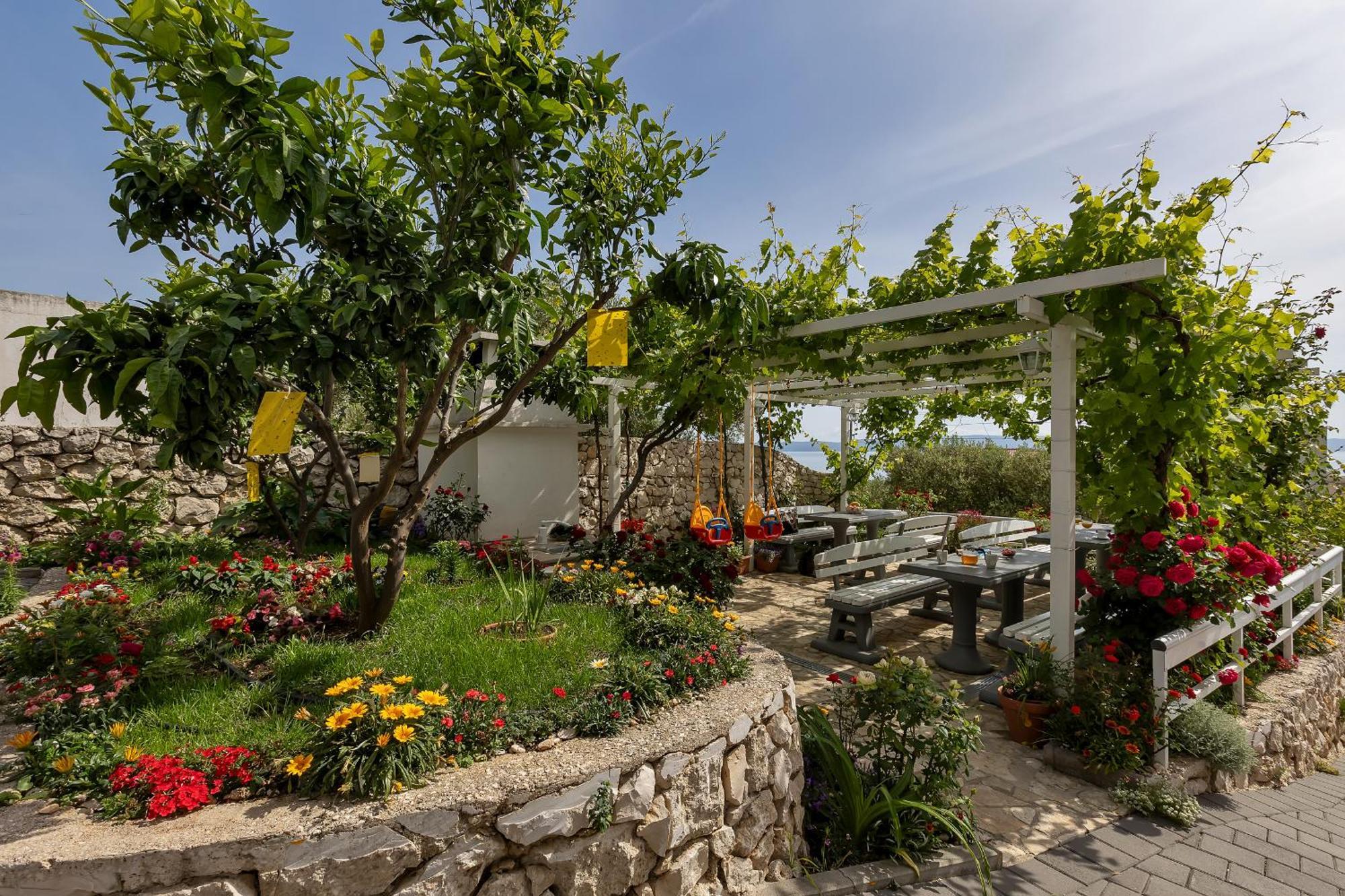 Apartments Villa Katarina Tučepi Buitenkant foto