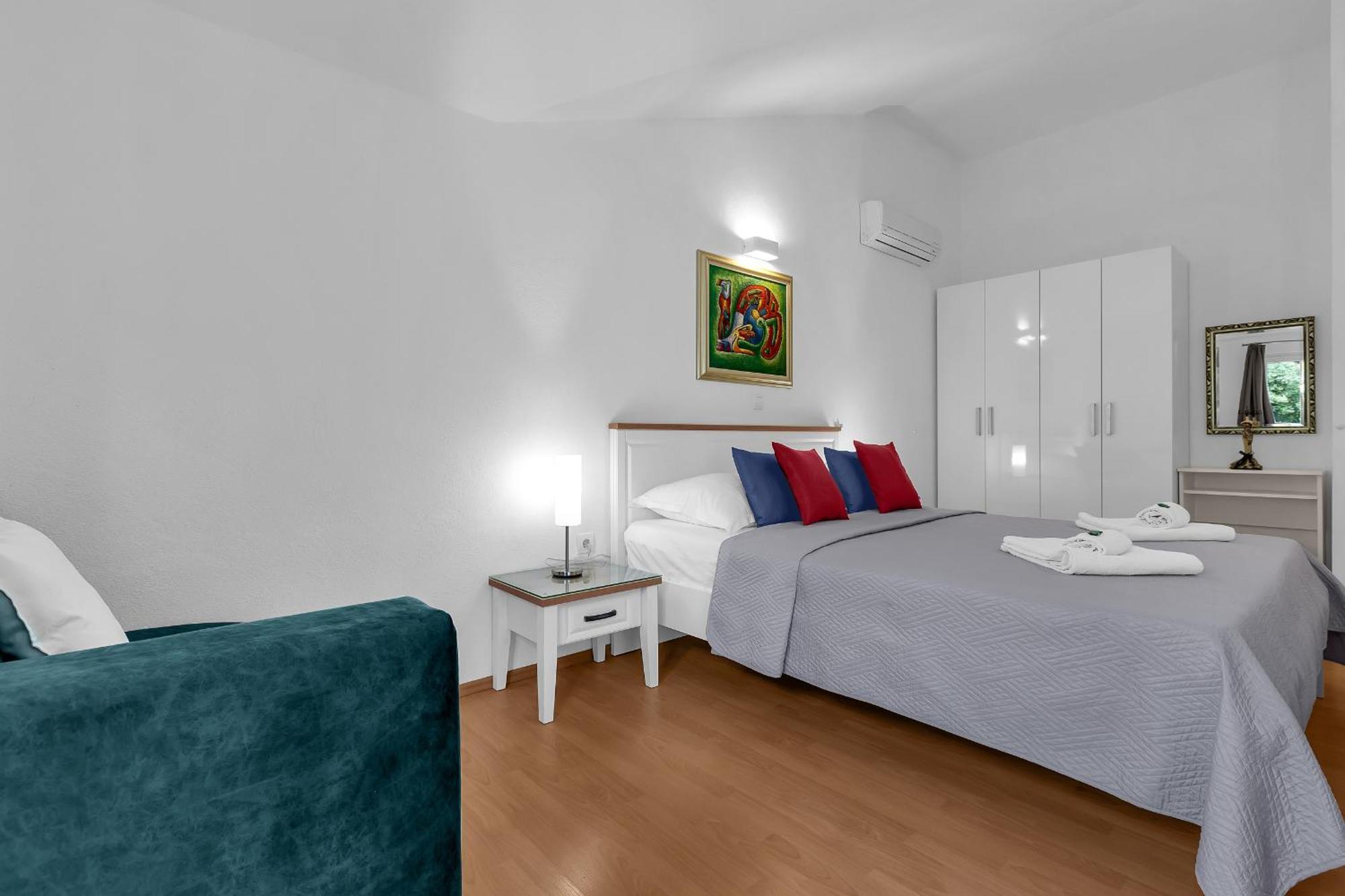 Apartments Villa Katarina Tučepi Buitenkant foto