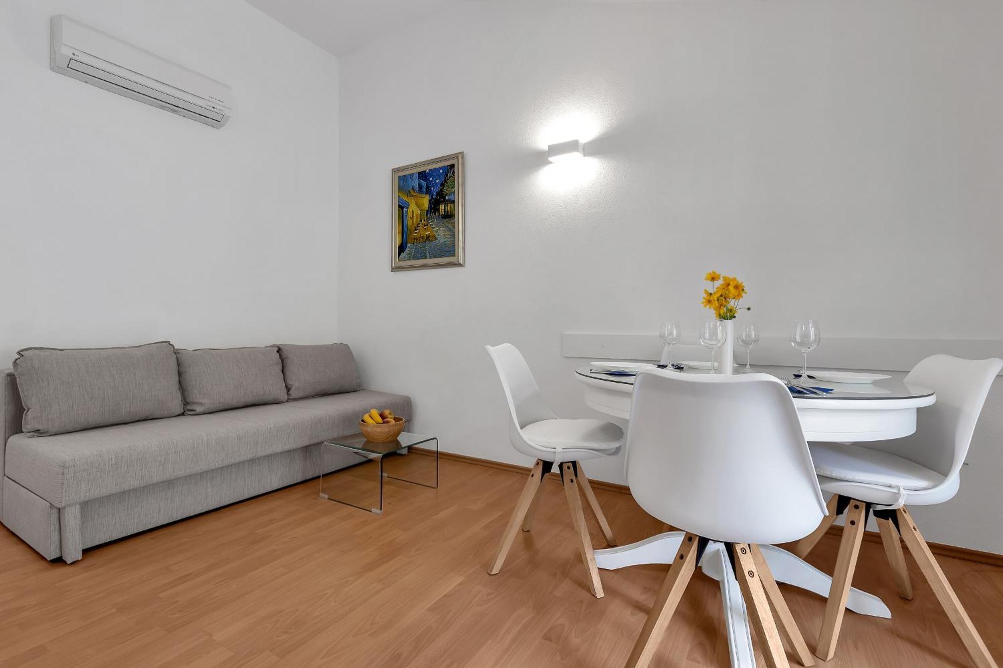 Apartments Villa Katarina Tučepi Buitenkant foto